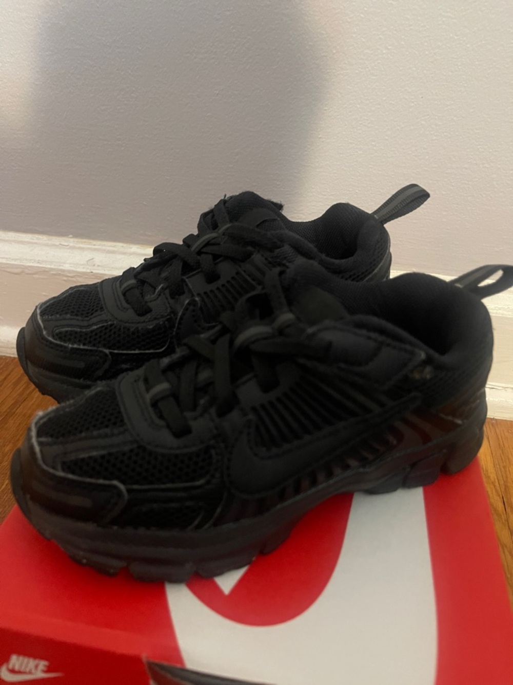 Little Kids Nike Vomero 5 Sneakers Size 11c